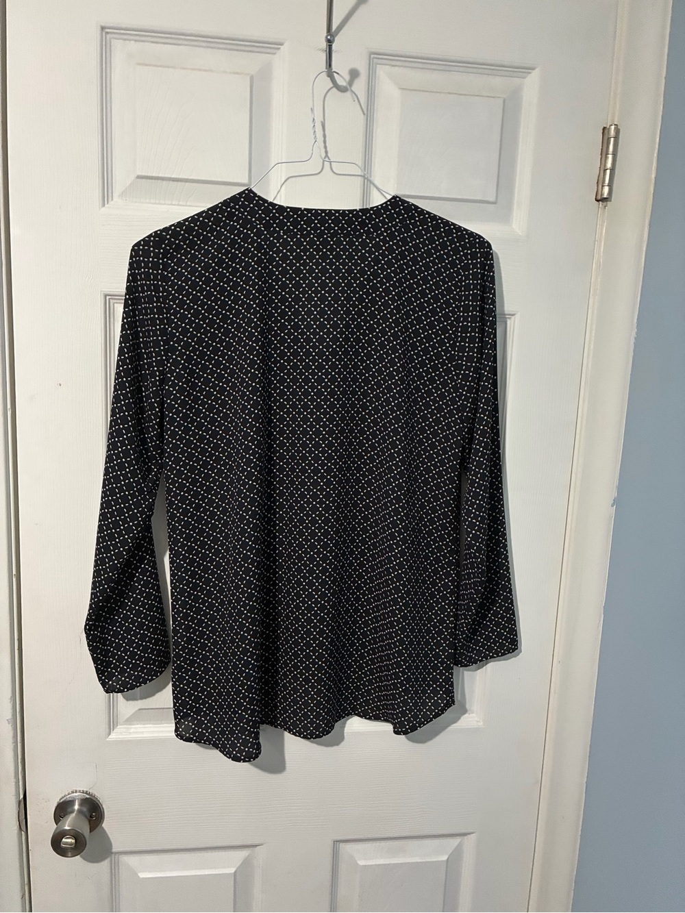 Ann Taylor Black and White Dot V-Neck Long Sleeve Blouse - Picture 4 of 5